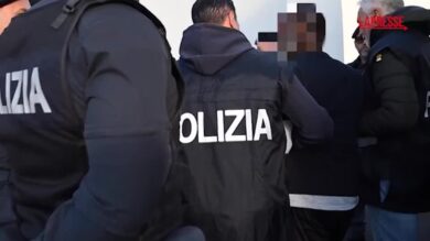 Migranti, la polizia rimpatria 58 cittadini nigeriani
