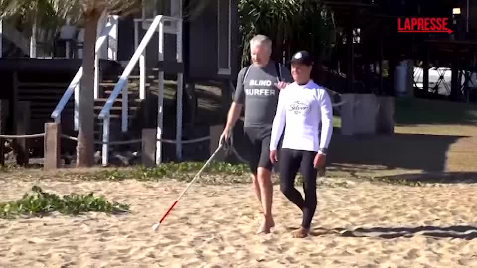 steve fox il surfista non vedente affidati all oceano e provaci da Lapresse.it steve fox il surfista non vedente affidati all oceano e provaci