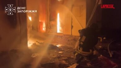 Ucraina, raid russi su Zaporizhzhia e Kharkiv: almeno due morti
