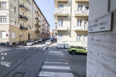 Torino, investe con l’auto il figlio di 5 anni dell’ex compagno: arrestata