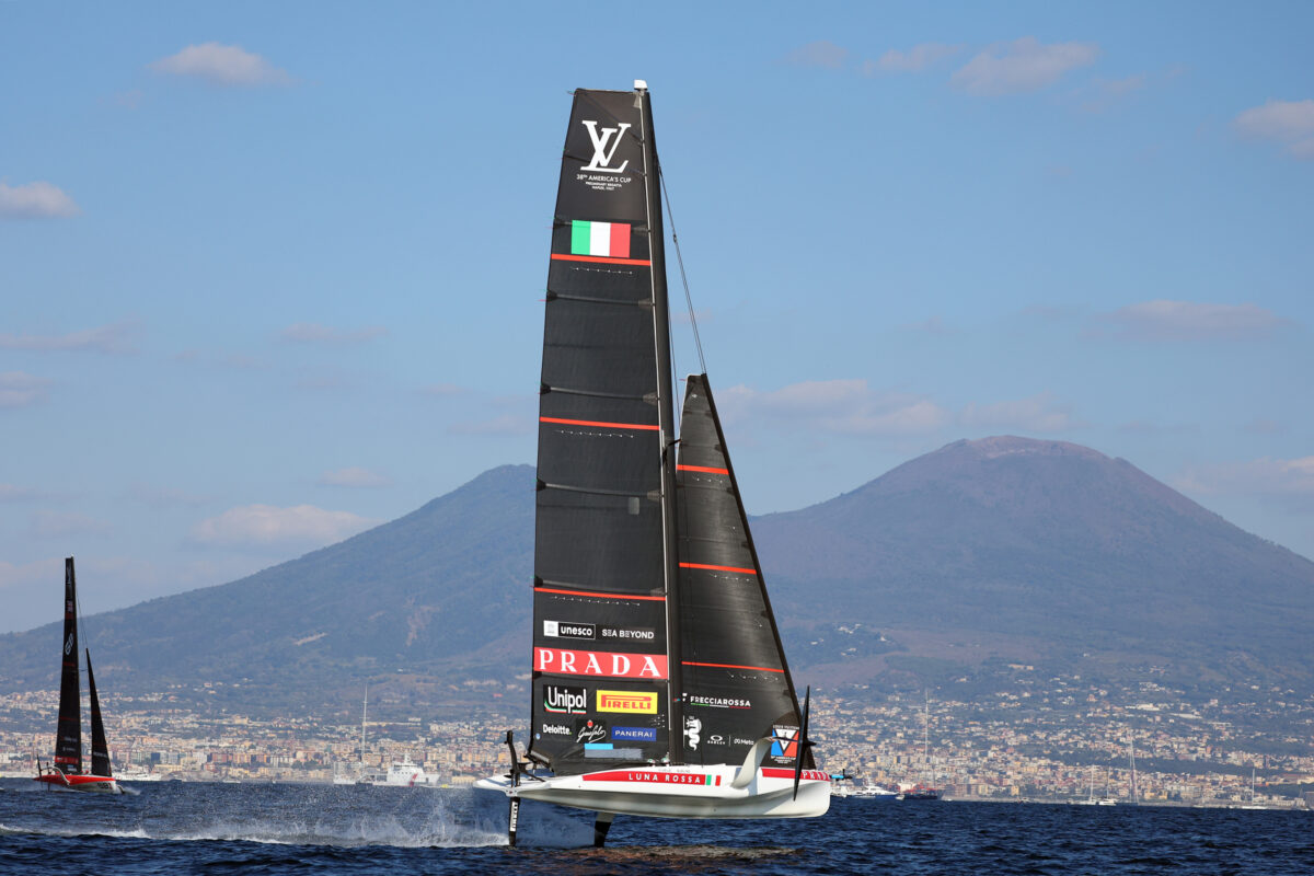 America’s Cup 2027, Luna Rossa vince le regate preliminari a Napoli: battuto Team New Zealand