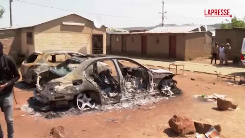 Sudafrica, almeno 27 morti in due diverse sparatorie