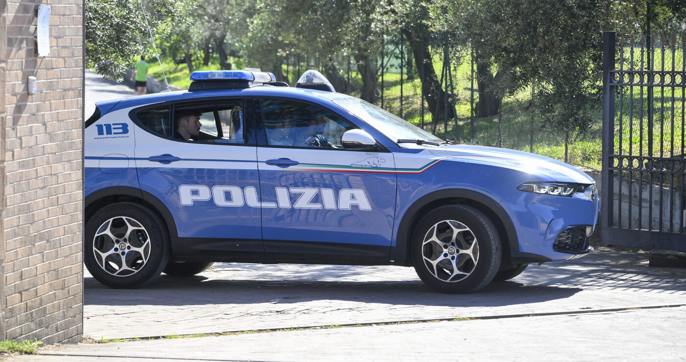 Pistoia, tenta di violentare una ragazza. Poi la picchia e la getta nel fiume: arrestato Pistoia, tenta di violentare una ragazza. Poi la picchia e la getta nel fiume: arrestato