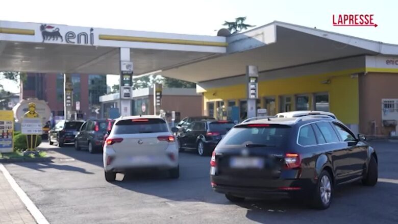 Carburanti, scatta il tetto al prezzo di benzina e diesel: code nei distributori