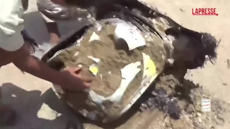 Yemen, Houthi abbattono drone delle forze governative: le immagini