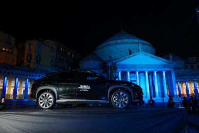 Panoramica durante l’evento ‘Una Serata di Stelle per Pupi’ (Fondazione P.U.P.I. Ente Filantropico del Terzo Settore di Javier Zanetti e Paula de la Fuente) in Piazza del Plebiscito a Napoli, Italia - 26 settembre 2026 (Photo by Alessandro Garofalo/LaPresse)