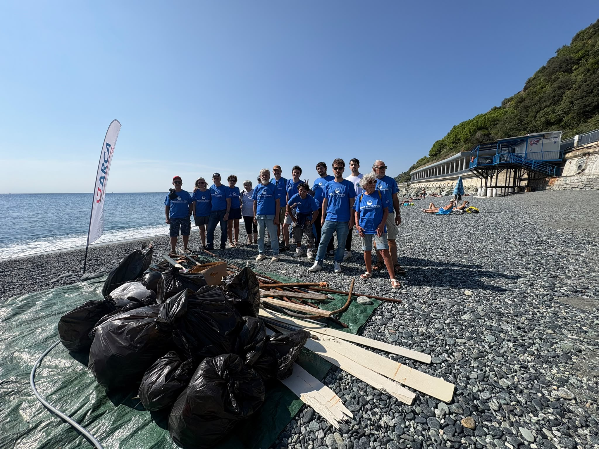La salvaguardia del mare comincia dalla pulizia delle spiagge La salvaguardia del mare comincia dalla pulizia delle spiagge