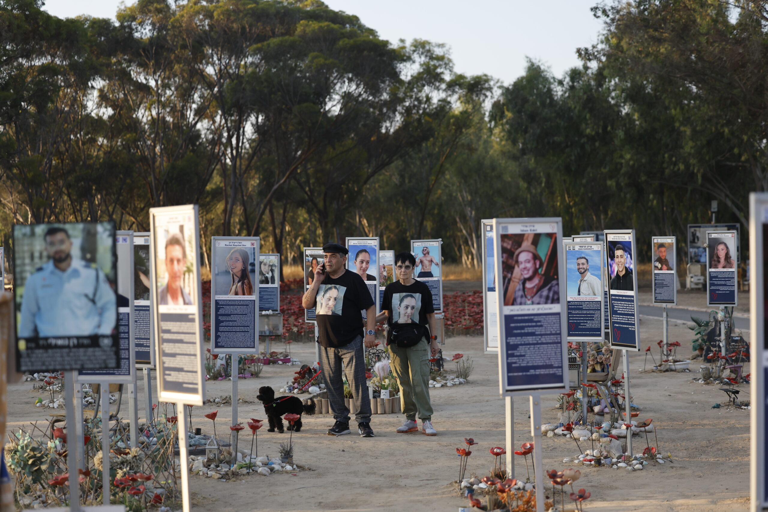 7 ottobre, il dolore del padre di una vittima di Hamas: “La tragedia si sarebbe potuta evitare” 7 ottobre, il dolore del padre di una vittima di Hamas: “La tragedia si sarebbe potuta evitare”