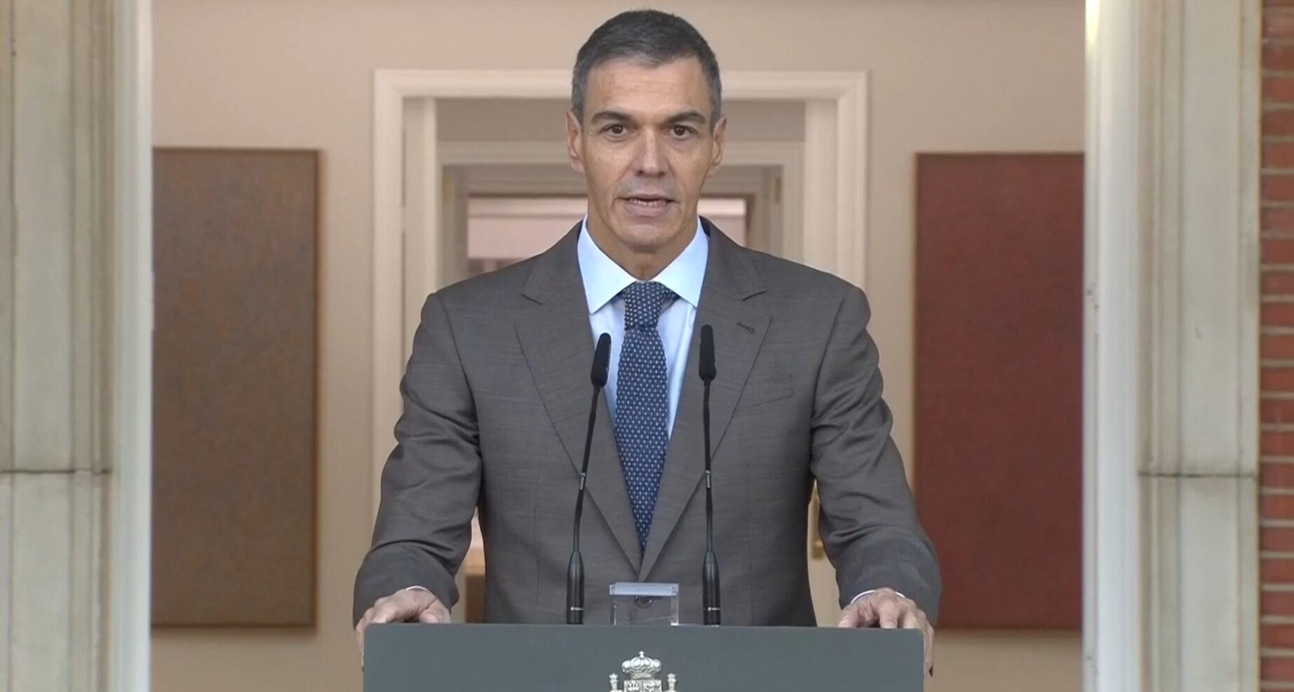 Spagna, Pedro Sanchez annuncia: “Elezioni anticipate il 29 novembre”