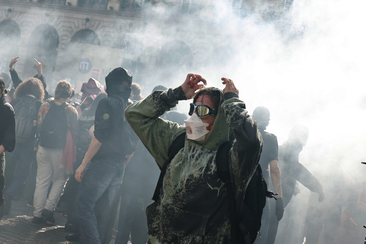 studenti in piazza in francia scontri con le forze dell8217ordine in diverse citt224 da Lapresse.it studenti in piazza in francia scontri con le forze dell8217ordine in diverse citt224
