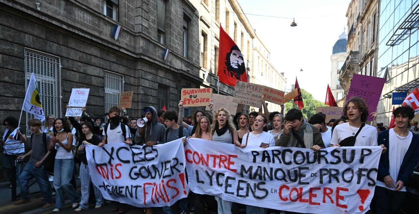 francia nuove proteste lecornu sospende le lezioni nei licei fine a fine settimana da Lapresse.it francia nuove proteste lecornu sospende le lezioni nei licei fine a fine settimana