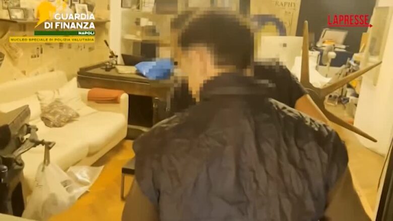 Napoli, scoperta stamperia clandestina con 12mila banconote false: 3 arresti