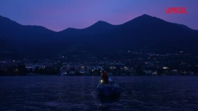 Lago d’Iseo, uno degli ultimi pescatori: “Ormai considerati quasi bracconieri, ma non è così”