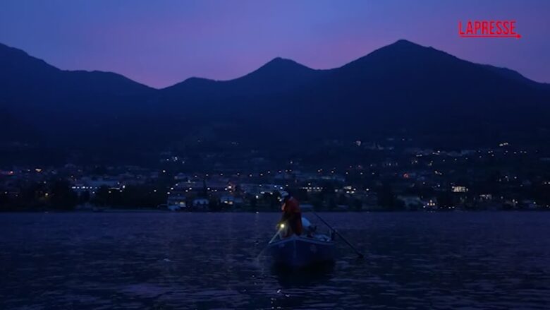 Lago d’Iseo, uno degli ultimi pescatori: “Ormai considerati quasi bracconieri, ma non è così”