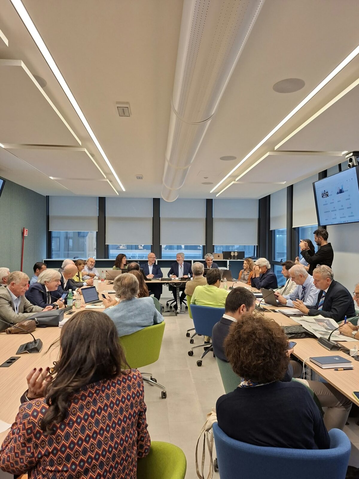 Ok a ipotesi contratto per 137mila dirigenti dell’Area Sanità, gli aumenti