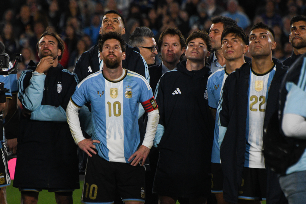 Galleria foto 'Ultimo tango di Messi, l’Argentina saluta il campione alla sua apparizione finale con la Seleccion' - foto 1