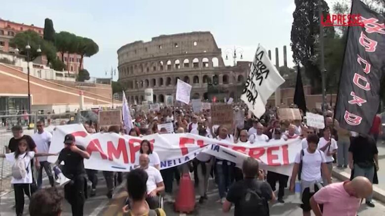 Campi Flegrei, i sindaci guidano oltre mille manifestanti a Roma