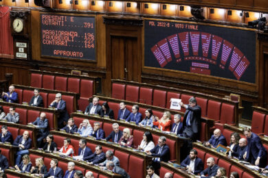 Il tabellone della alla Camera dei deputati l’esito del voto finale sul ddl legge elettorale (Foto Roberto Monaldo / LaPresse)