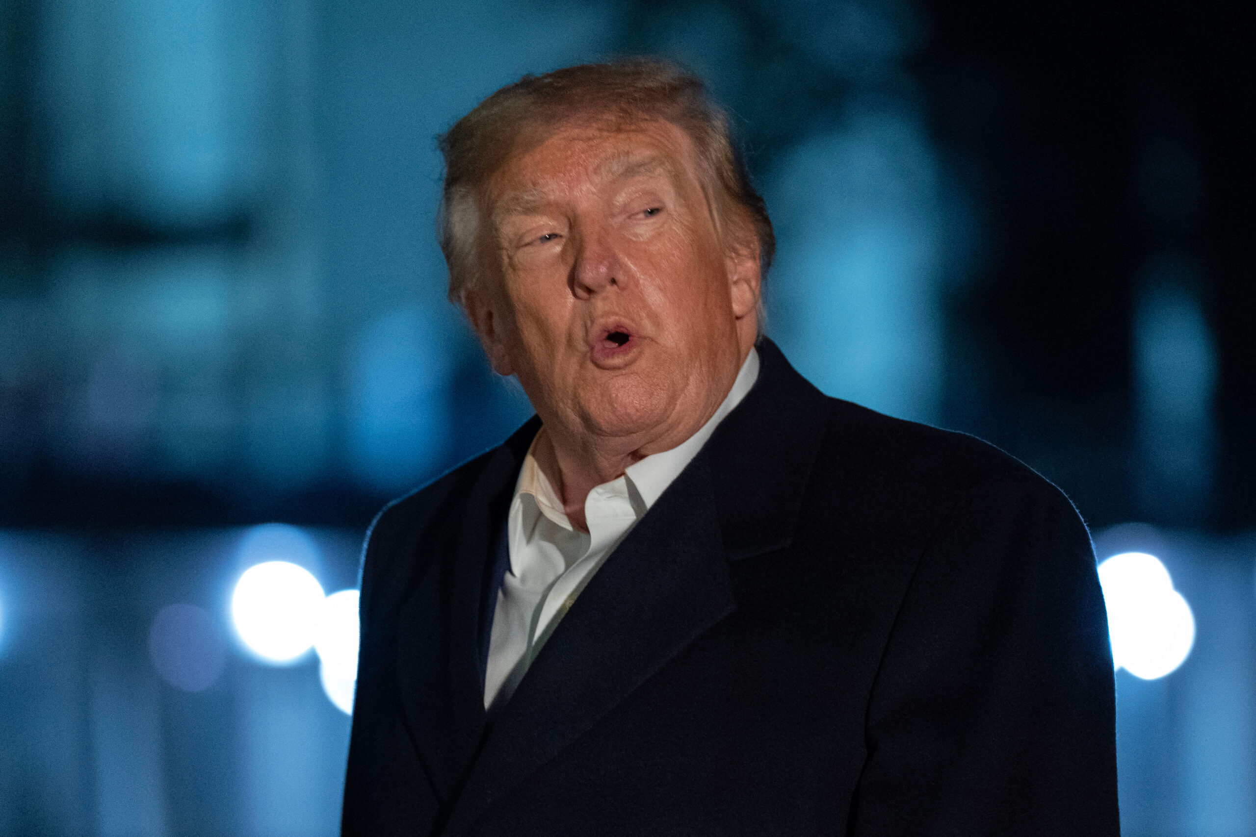 Iran, Trump smentisce: “Con Teheran colloqui produttivi, non attaccheremo prima di midterm” Iran, Trump smentisce: “Con Teheran colloqui produttivi, non attaccheremo prima di midterm”