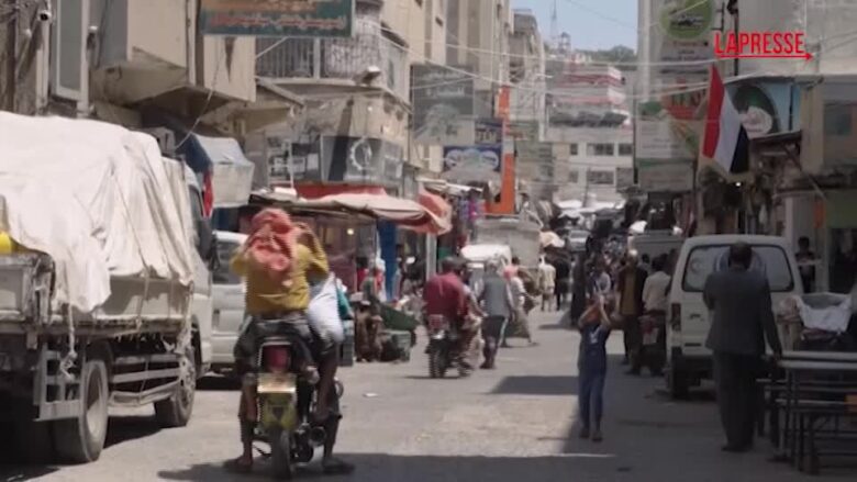 Yemen, Taiz assediata: abitanti in coda per i beni alimentari