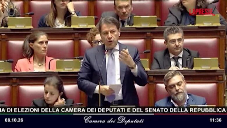 Legge elettorale, ironia Conte: "Manca solo premio maggioranza a premier con occhi chiari"
