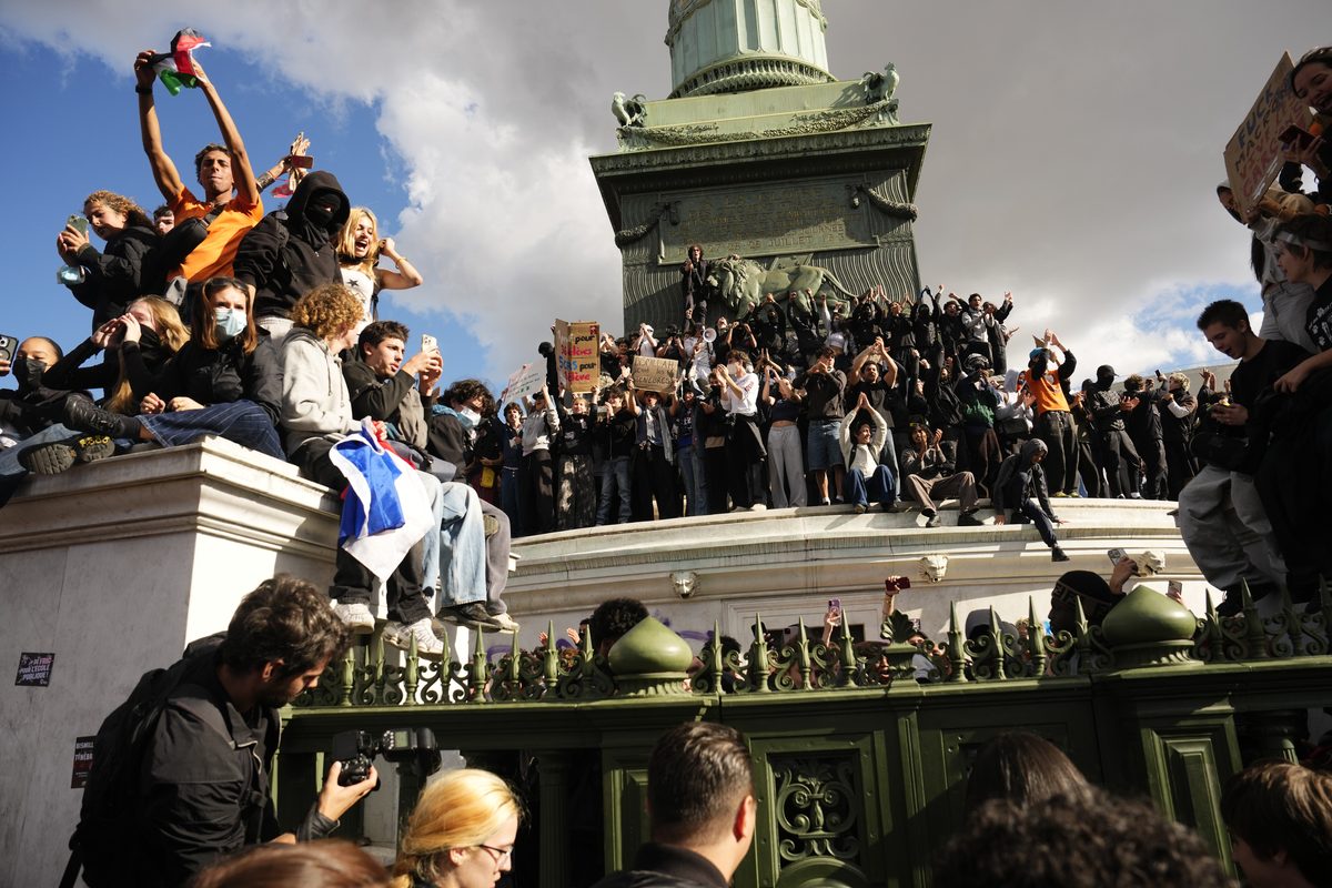 Francia, proseguono le proteste studentesche: tensioni a Strasburgo e Parigi