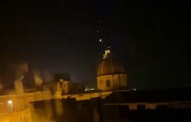 Maltempo a Ischia, fulmine danneggia cupola della chiesa di San Gaetano: il video