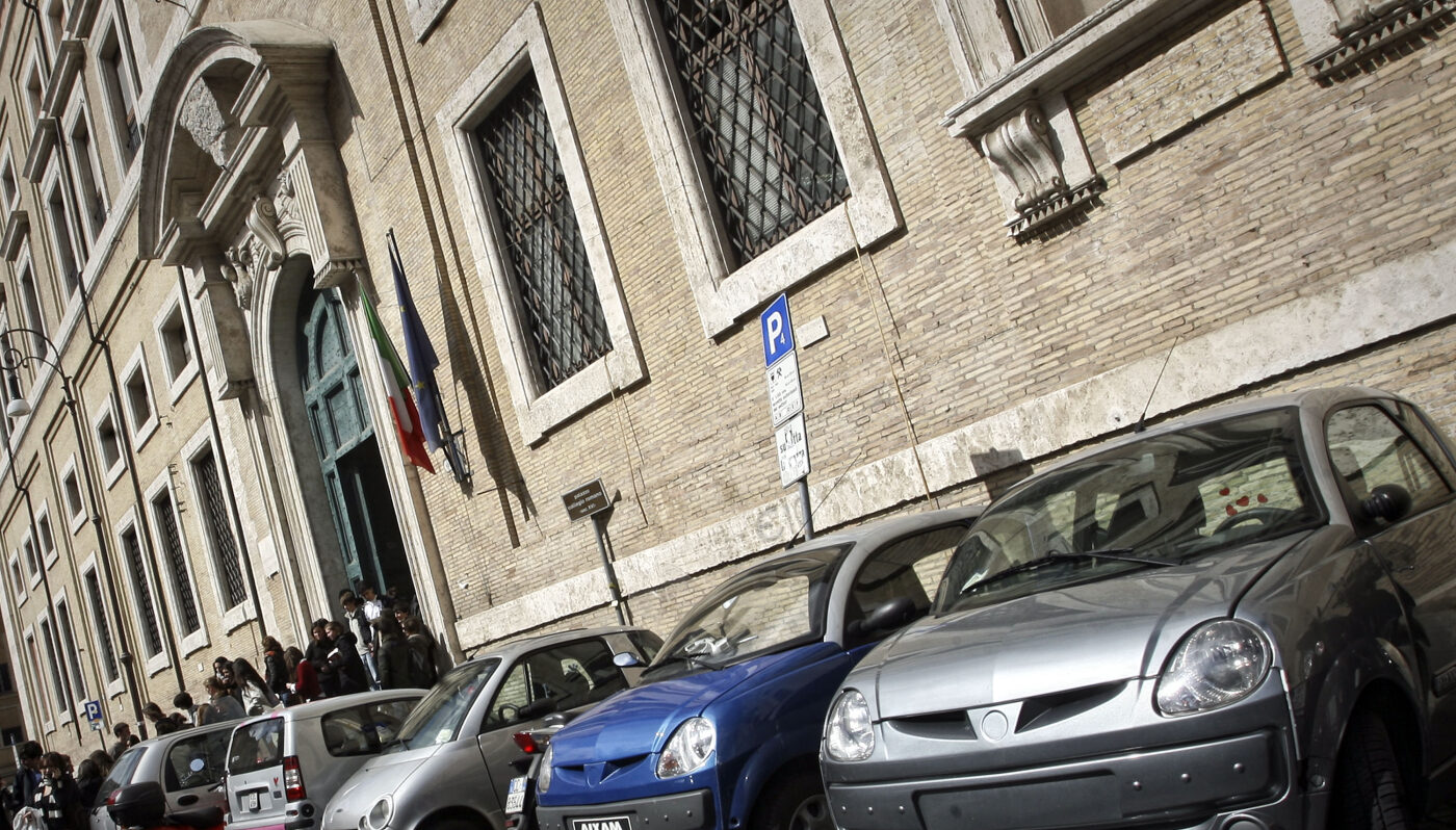 aggressioni in minicar a roma si stringe il cerchio intorno ai responsabili delle aggressioni160 da Lapresse.it aggressioni in minicar a roma si stringe il cerchio intorno ai responsabili delle aggressioni160