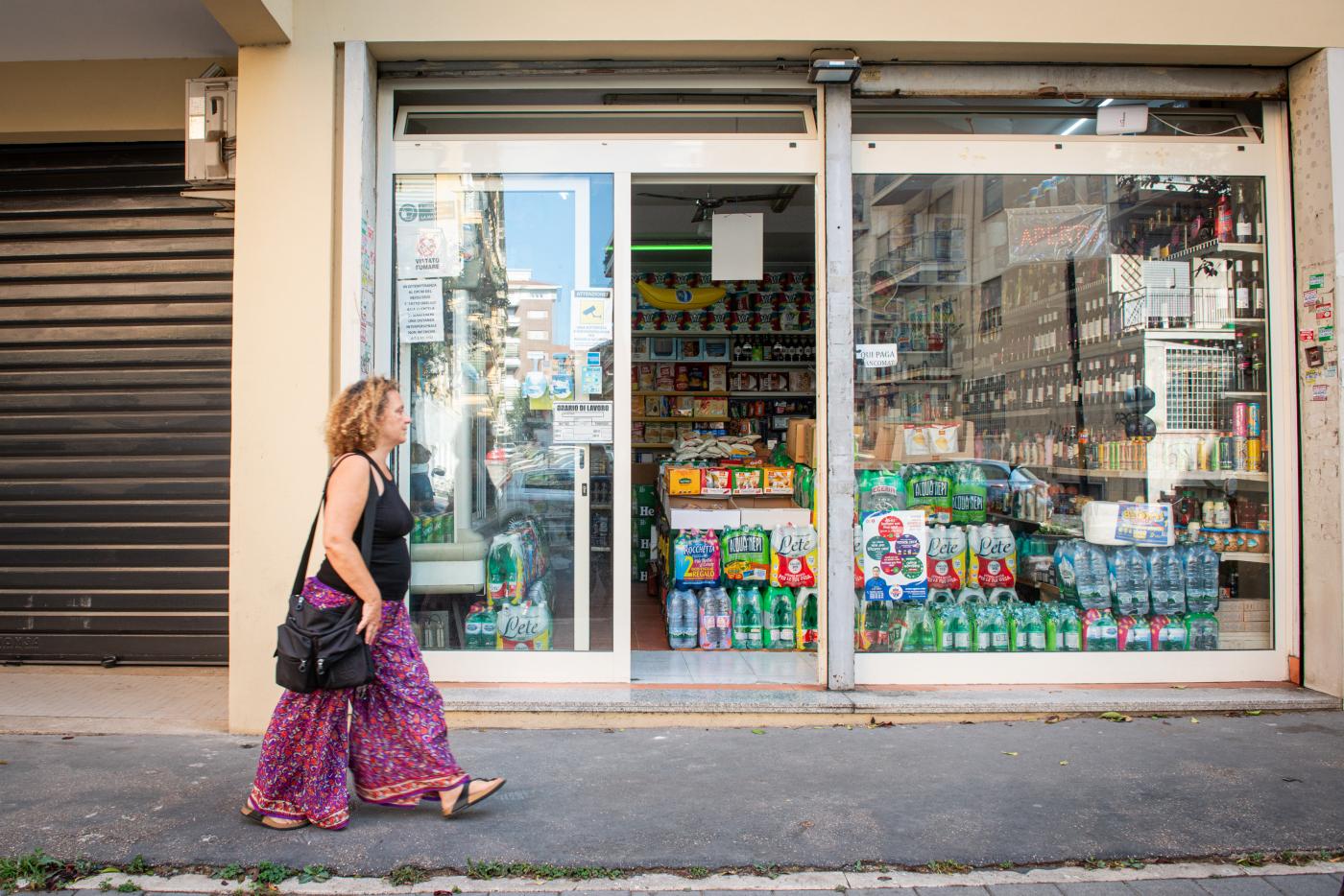 Oltre 1000 comuni non hanno più neanche un alimentari
