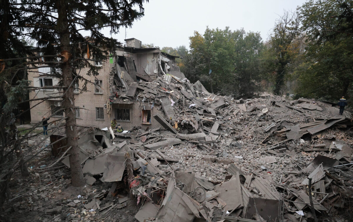 ucraina attacco aereo russo a zaporizhzhia almeno 15 morti da Lapresse.it ucraina attacco aereo russo a zaporizhzhia almeno 15 morti