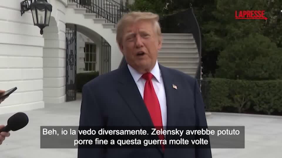Trump: "È il momento che l'Ucraina abbia un nuovo presidente"
