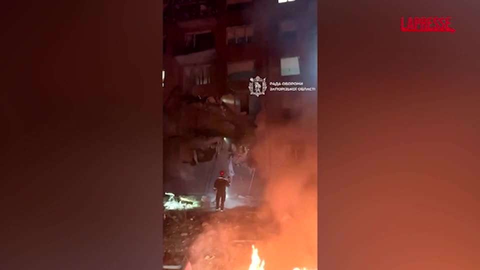 ucraina raid russo su zaporizhzhia almeno 11 morti da Lapresse.it ucraina raid russo su zaporizhzhia almeno 11 morti