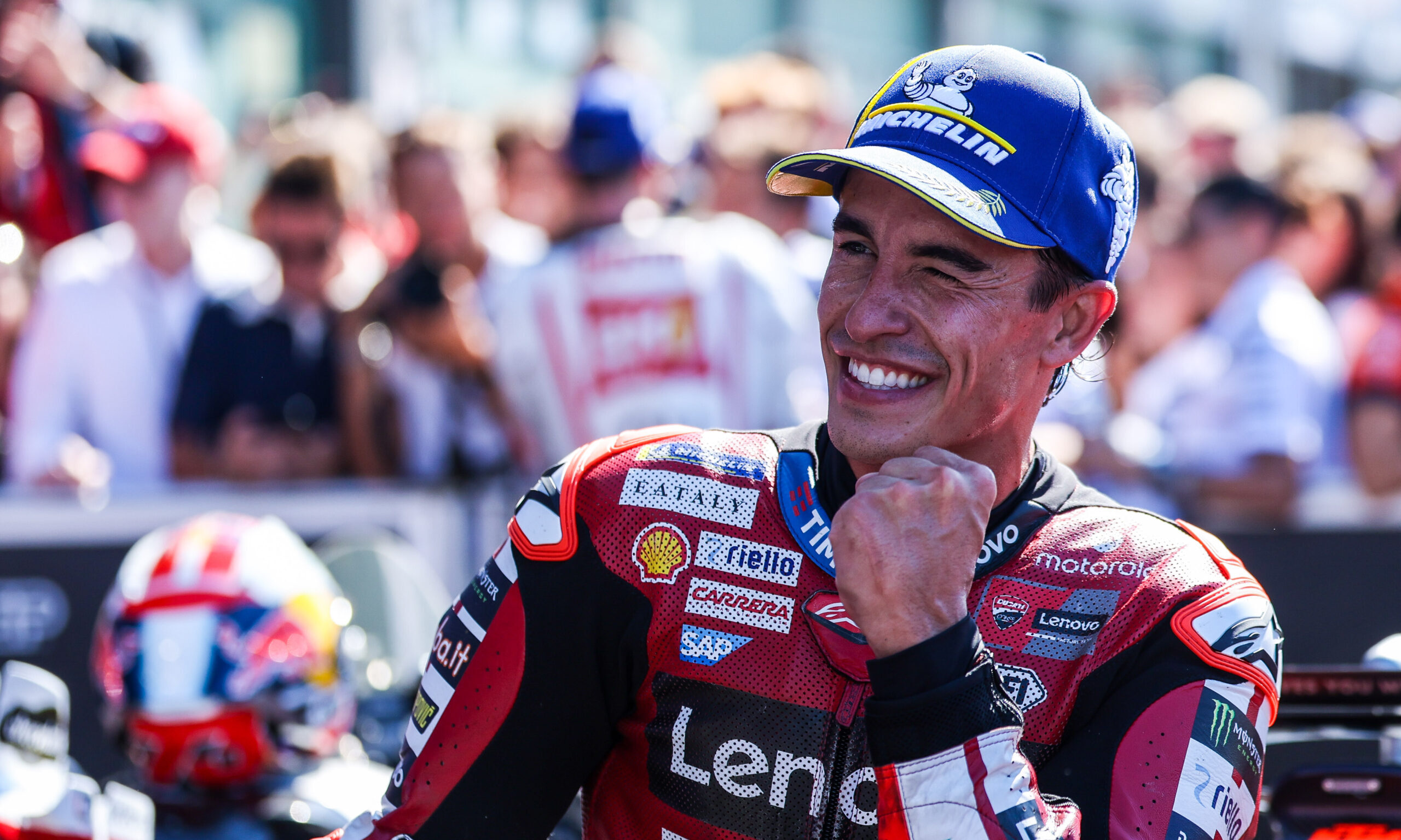 MotoGp, Gp Indonesia 2026: Marc Marquez vince la gara sprint ed è leader del mon