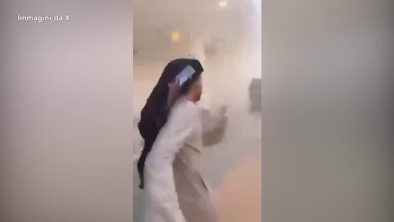 Arabia Saudita, attacco Houthi all'aeroporto di Riad: i momenti di panico
