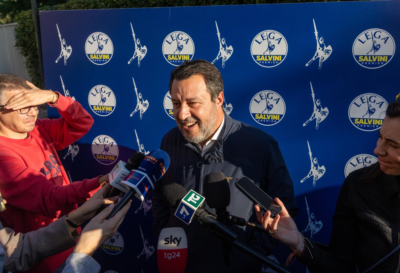 Lega, Salvini si dimette da segretario