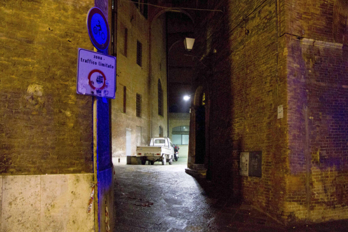 David Rossi, Commissione di inchiesta: “Una persona nel vicolo ha atteso che morisse” David Rossi, Commissione di inchiesta: “Una persona nel vicolo ha atteso che morisse”
