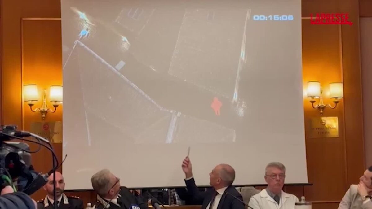 David Rossi: "Una persona nel vicolo ha atteso che morisse". La videoricostruzione con l'AI