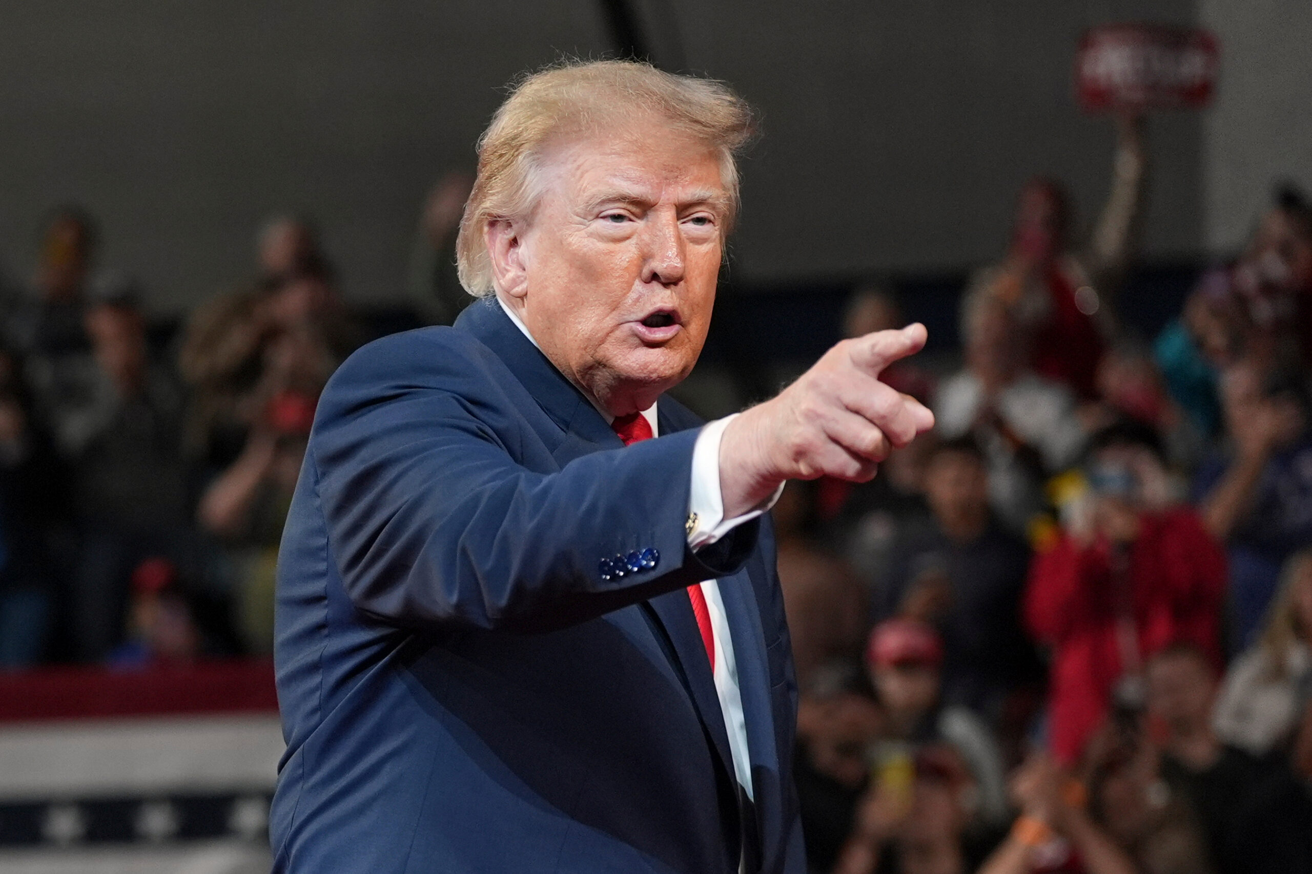 Ucraina, Trump annuncia una “tregua energetica” con la Russia e minaccia lo stop delle armi a Kiev Ucraina, Trump annuncia una “tregua energetica” con la Russia e minaccia lo stop delle armi a Kiev