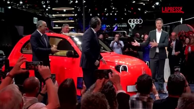Motor Show Parigi, presentata la nuova Citroen 2CV: iconica ed elettrica