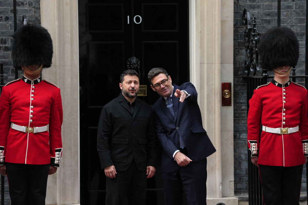 Galleria foto 'Zelensky a Londra, il presidente ucraino incontra Burnham a Downing Street' - foto 2
