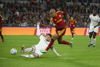 Il gol di Donyell Malen della Roma (2-1) durante la partita di calcio della UEFA Champions League tra l'AS Roma e il Real Madrid allo Stadio Olimpico di Roma, Italia - mercoledì 14 ottobre 2026. Sport - Calcio. (Foto di Fabrizio Corradetti/LaPresse)