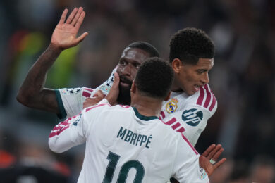 Antonio Rüdiger del Real Madrid esulta dopo aver segnato il gol della vittoria per 3-4 durante la partita di calcio della fase a gironi della UEFA Champions League - 2ª giornata - tra l'AS Roma e il Real Madrid allo Stadio Olimpico di Roma, in Italia - mercoledì 14 ottobre 2026 - Calcio (Foto di Alfredo Falcone/LaPresse)