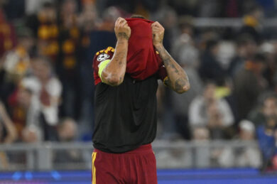La delusione di Lorenzo Pellegrini della Roma durante la partita di calcio della UEFA Champions League tra l’AS Roma e il Real Madrid allo Stadio Olimpico di Roma, Italia – mercoledì 14 ottobre 2026. Sport – Calcio. (Foto di Fabrizio Corradetti/LaPresse)