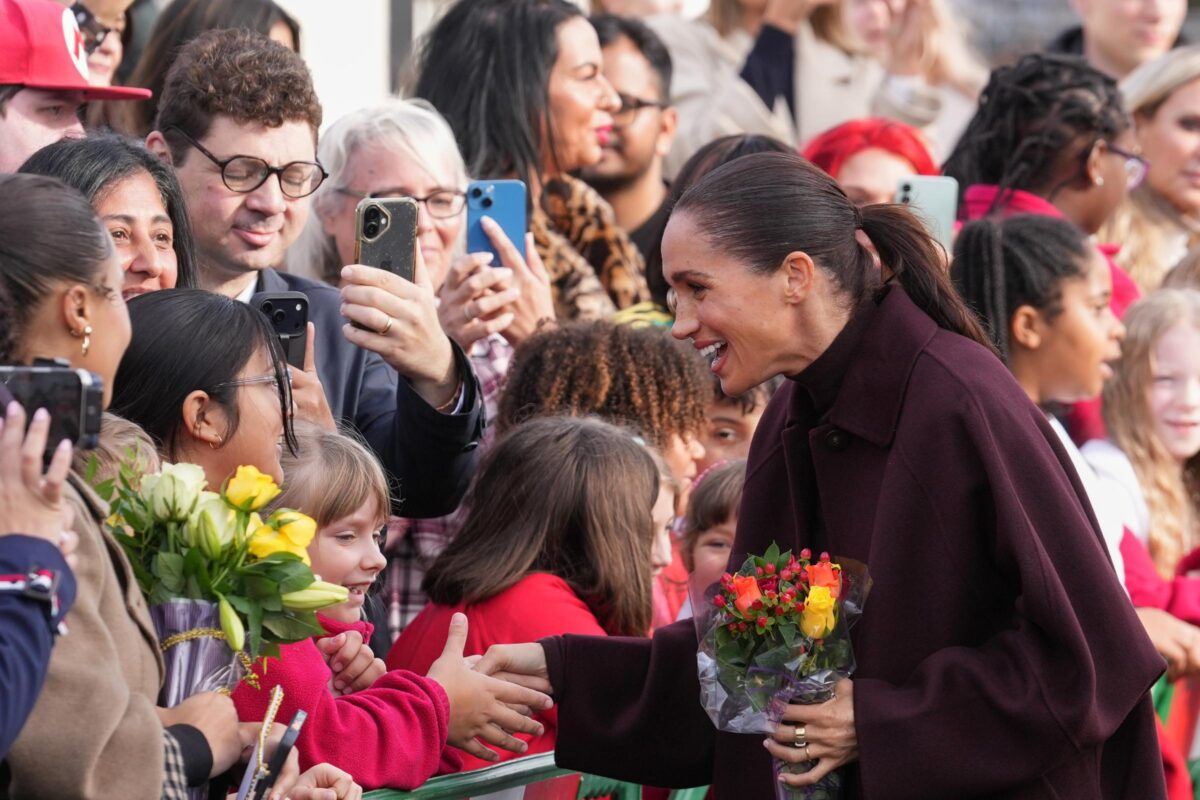 Galleria foto 'Harry e Meghan, bagno di folla a Nottingham alla prima uscita pubblica dal ritorno in Inghilterra' - foto 5