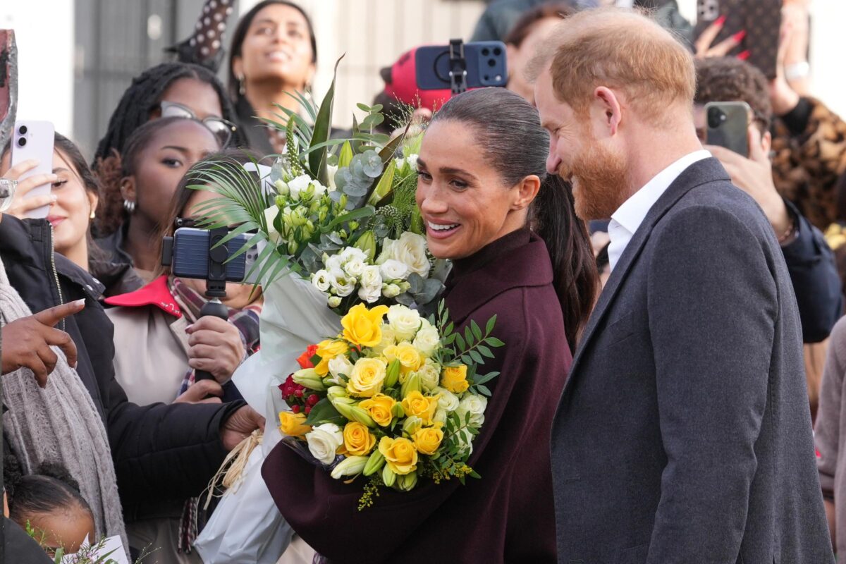 Galleria foto 'Harry e Meghan, bagno di folla a Nottingham alla prima uscita pubblica dal ritorno in Inghilterra' - foto 6