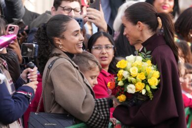 Il principe Harry di Gran Bretagna e Meghan, duca e duchessa del Sussex, arrivano in visita al Community Recording Studio a Nottingham, in Inghilterra (Foto AP/Maja Smiejkowska)
