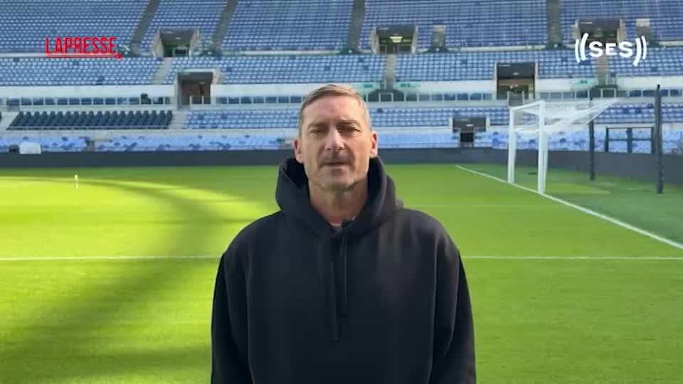 violenza sulle donne il messaggio di totti per corri libera vi aspettiamo il 15 novembre al colosseo da Lapresse.it violenza sulle donne il messaggio di totti per corri libera vi aspettiamo il 15 novembre al colosseo