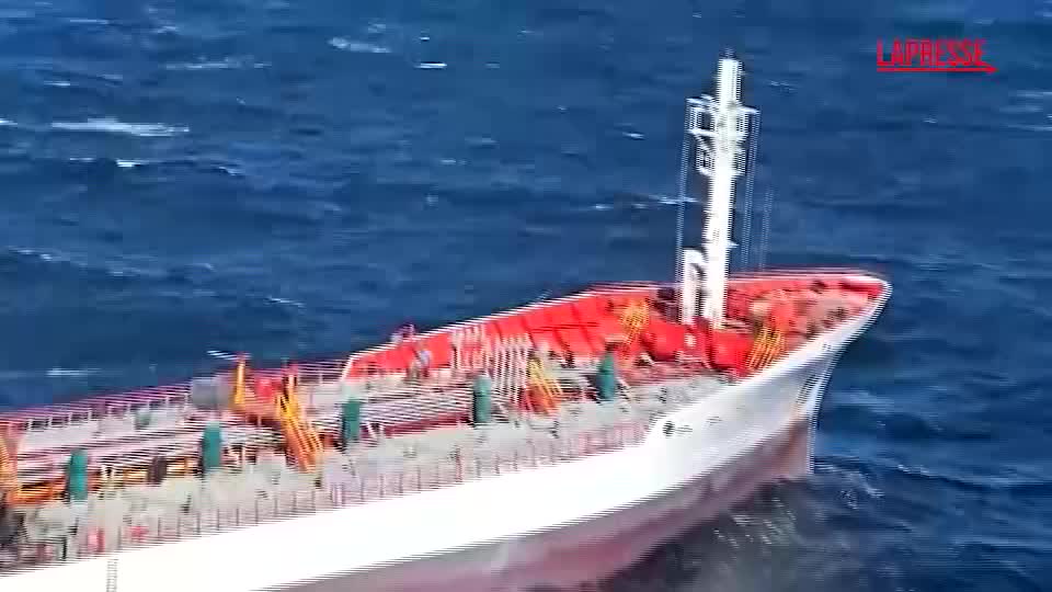romania navi a fuoco nel mar nero colpite da droni le imbarcazioni danneggiate da Lapresse.it romania navi a fuoco nel mar nero colpite da droni le imbarcazioni danneggiate