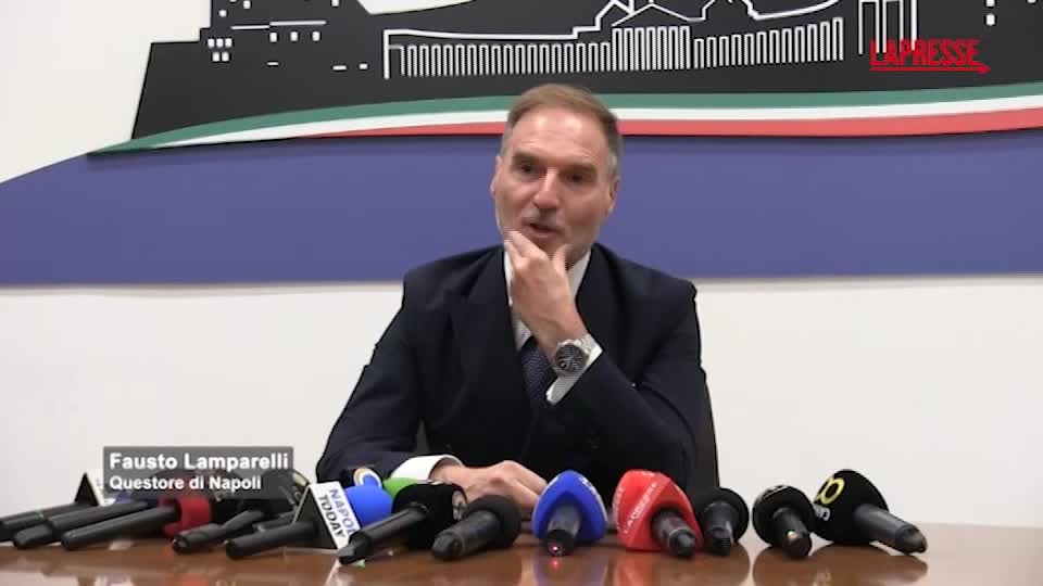 napoli si insedia il questore lamparelli prevenzione repressione e ordine pubblico le priorit224 da Lapresse.it napoli si insedia il questore lamparelli prevenzione repressione e ordine pubblico le priorit224