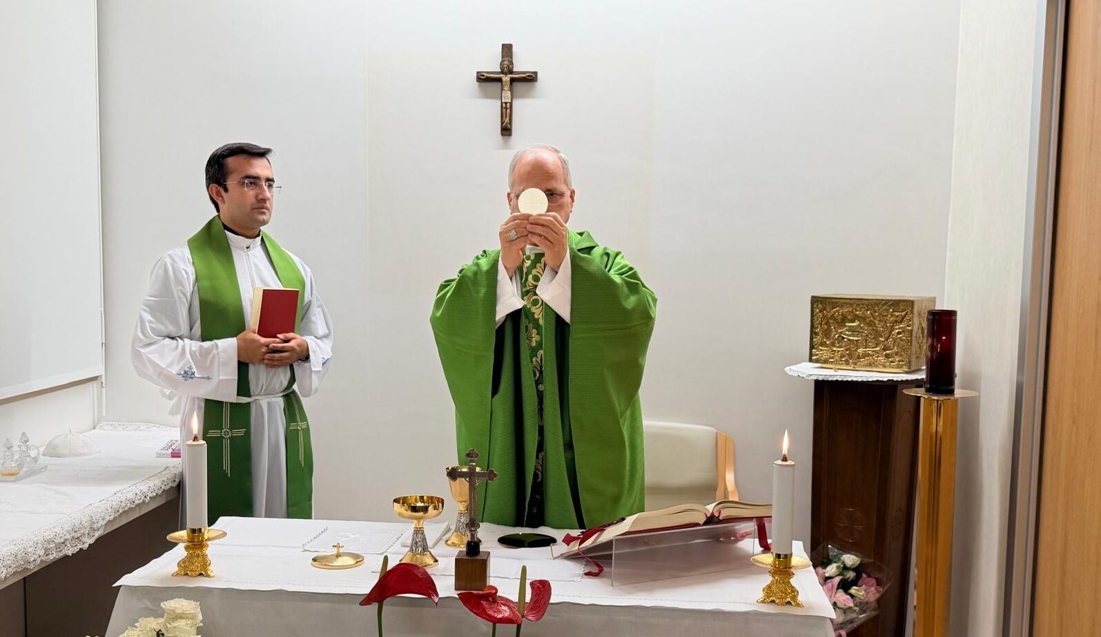 Papa Leone XIV, i medici: “Costante miglioramento, svolge normali attività in autonomia”. Celebrata messa al Gemelli Papa Leone XIV, i medici: “Costante miglioramento, svolge normali attività in autonomia”. Celebrata messa al Gemelli